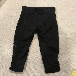 Lululemon black crop pants